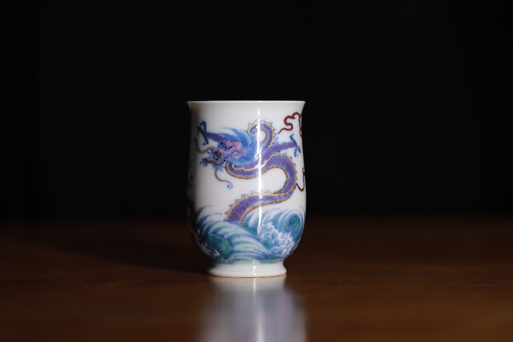 斗彩鱼化龙握手杯