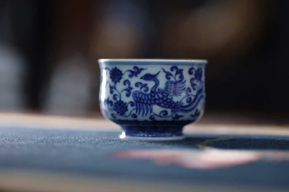 青花凤纹炉式杯