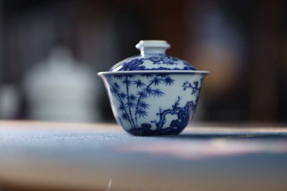 青花松竹梅盖碗