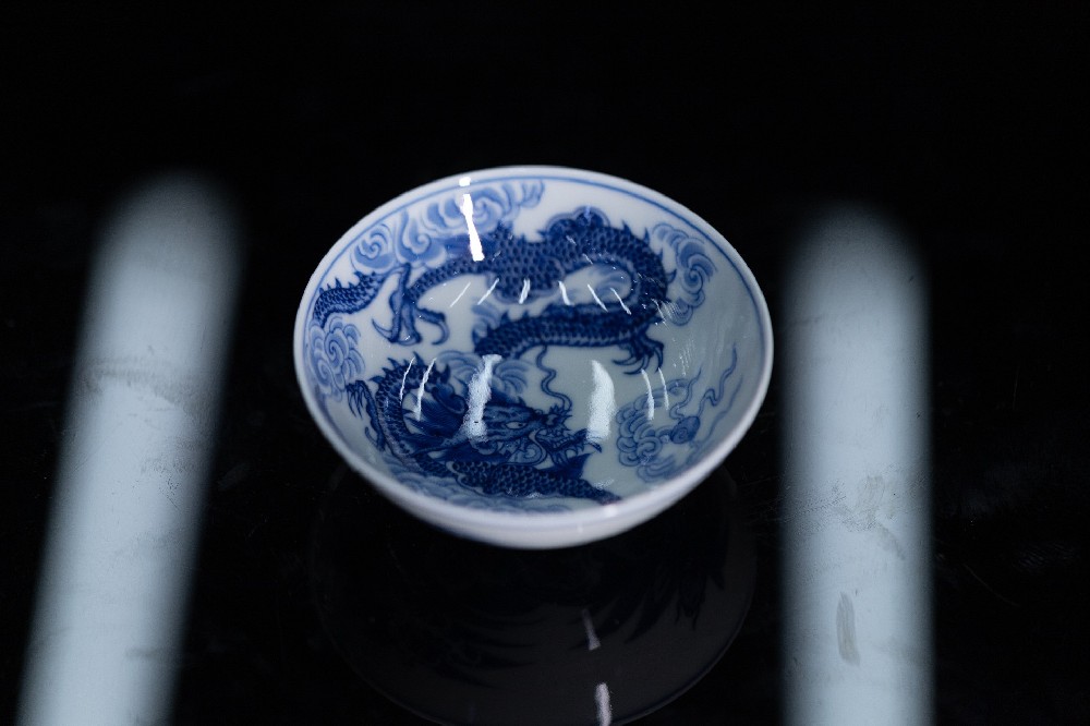 仿清鱼化龙海水卧足杯