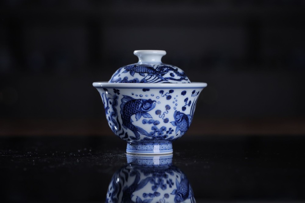 仿明大小鱼乐图压手盖碗
