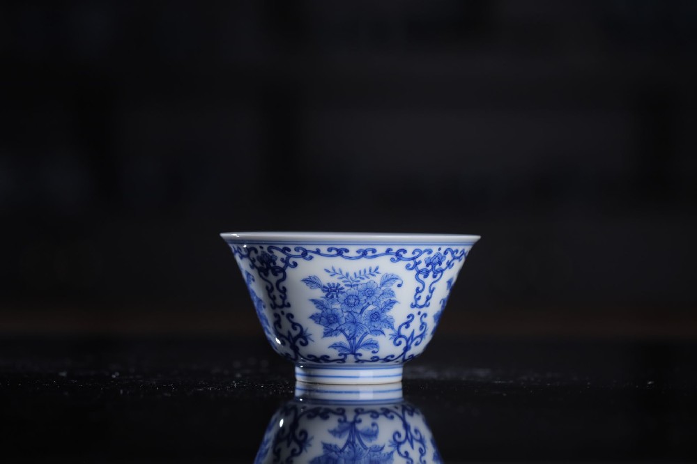 仿清冷冬花卉撇口杯