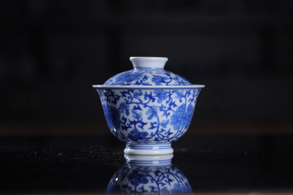 仿清缠枝牡丹元宝盖碗