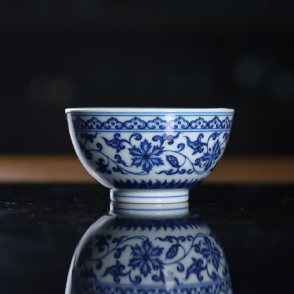 刘建锋窑仿明缠枝花卉扩口杯