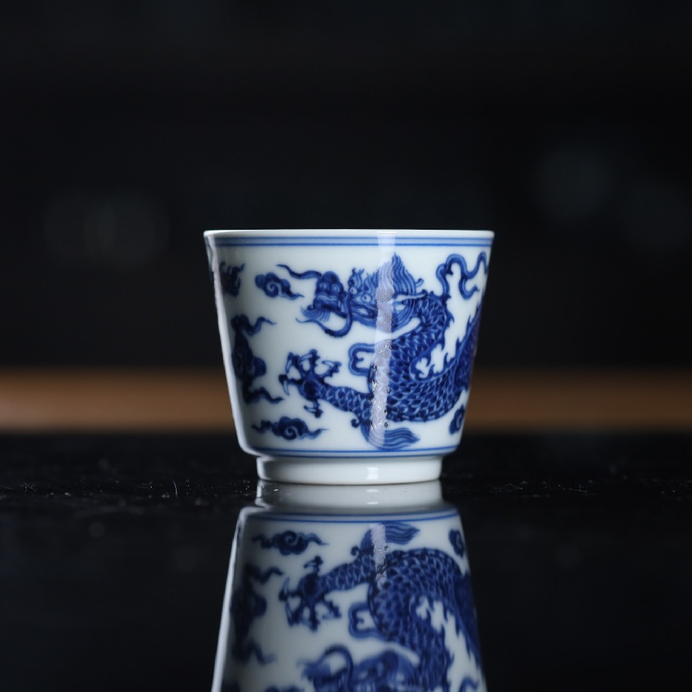 刘建锋青花仿明龙纹小直口杯