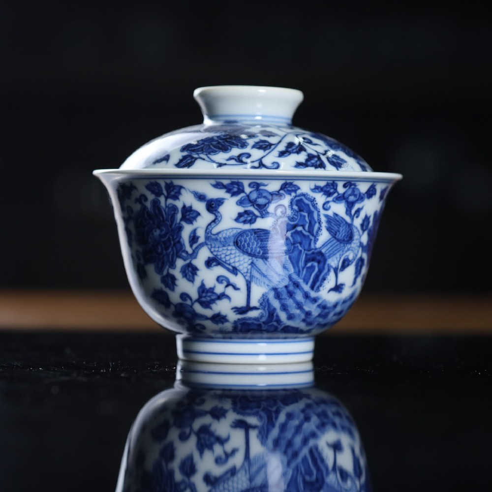 刘建锋青花仿明孔雀牡丹元宝盖碗