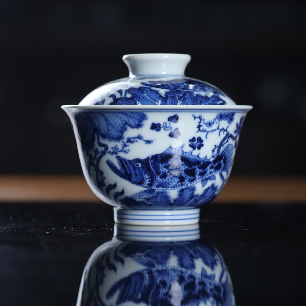 刘建锋青花仿明荷花鱼草元宝盖碗