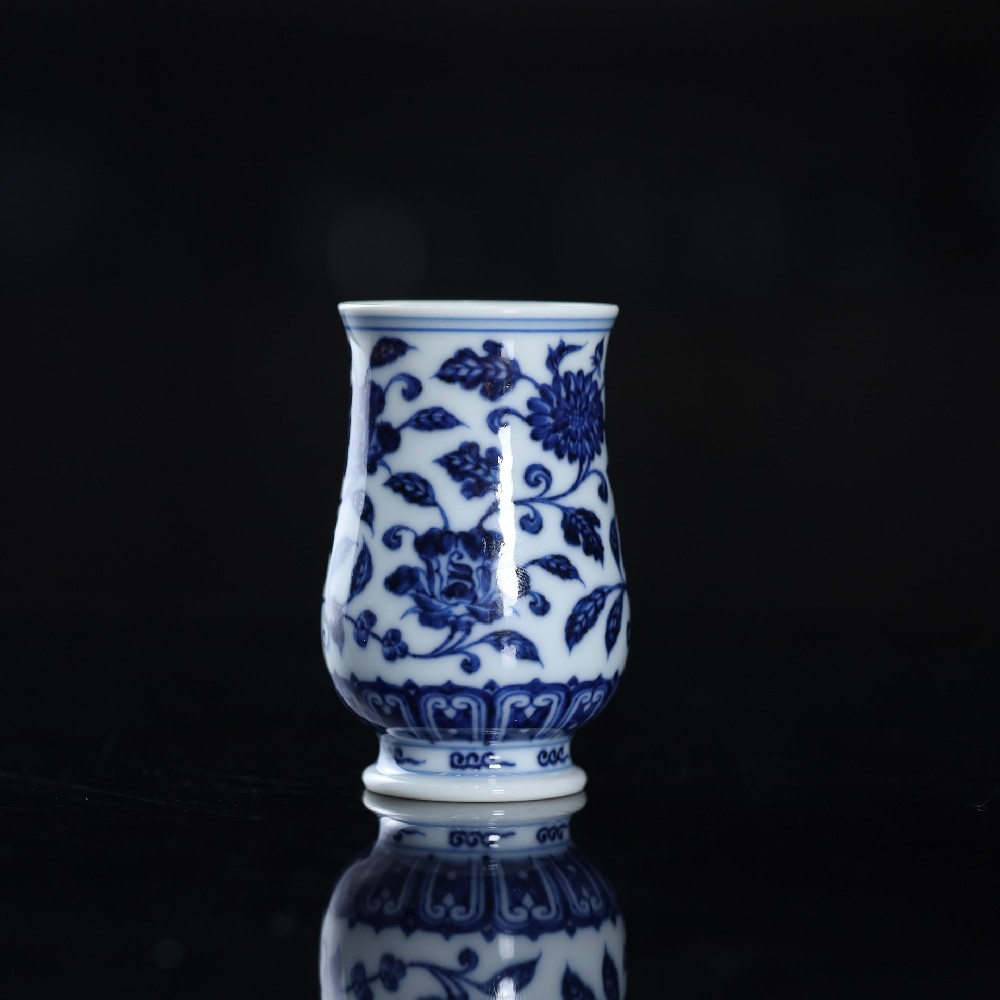 刘建锋窑仿明缠枝花卉闻香杯