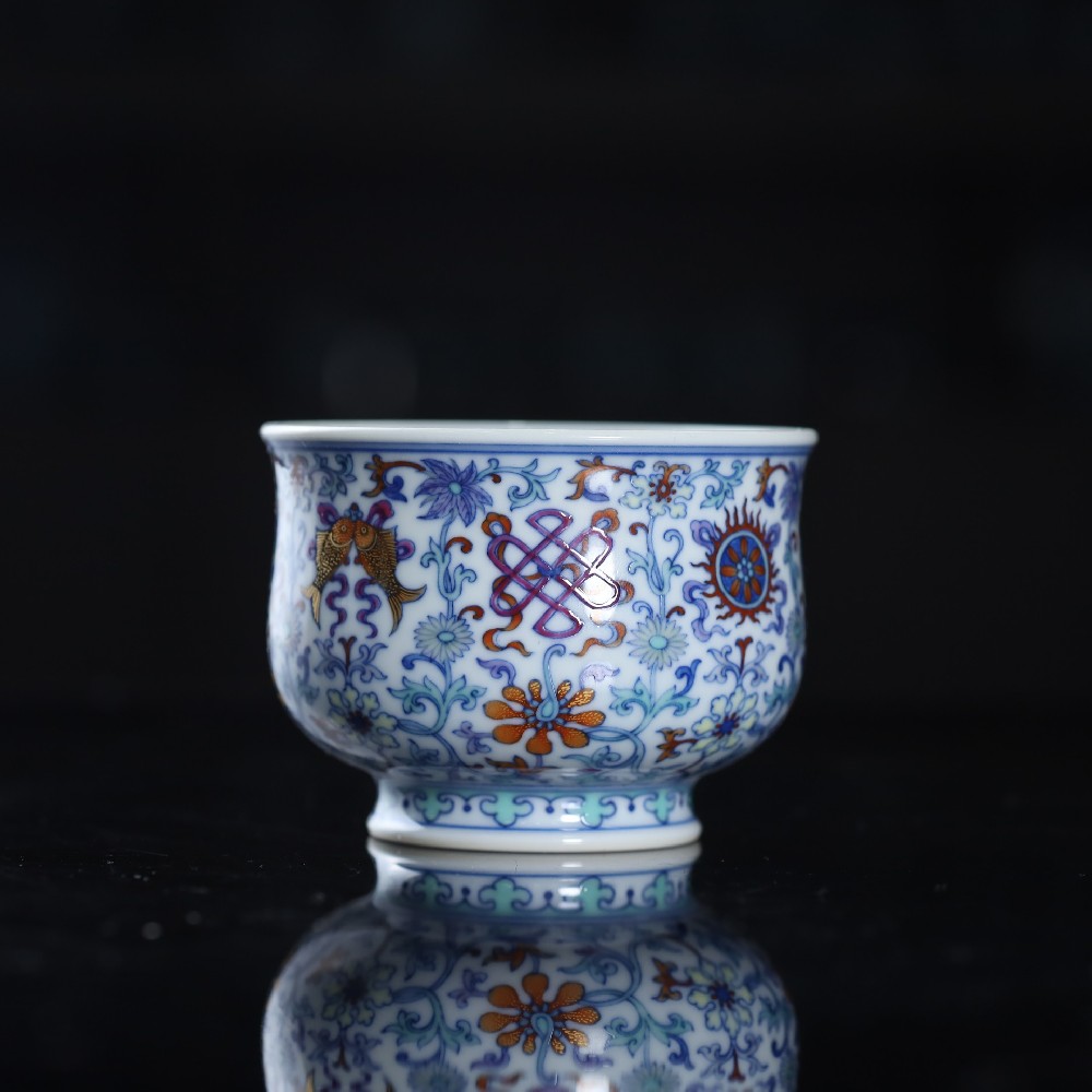 斗彩缠枝莲八宝炉式杯