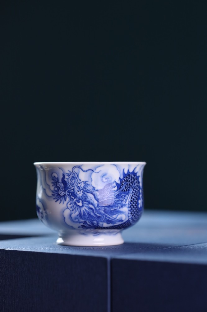 刘建锋窑青花仿清云龙纹炉式杯