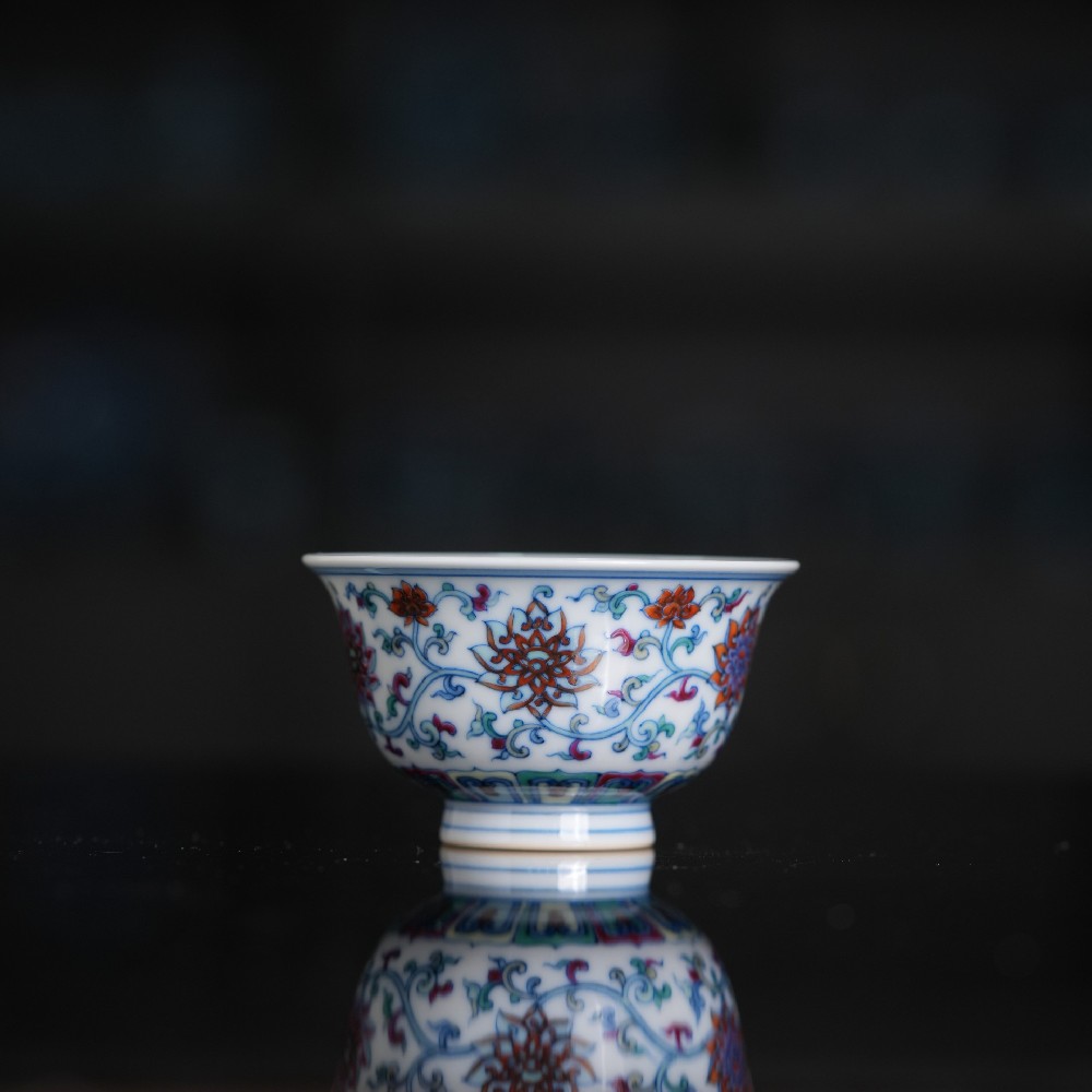 刘建锋窑斗彩金刚莲小压手杯