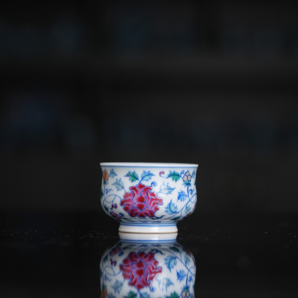刘建锋窑斗彩缠枝莲牡丹小炉式杯