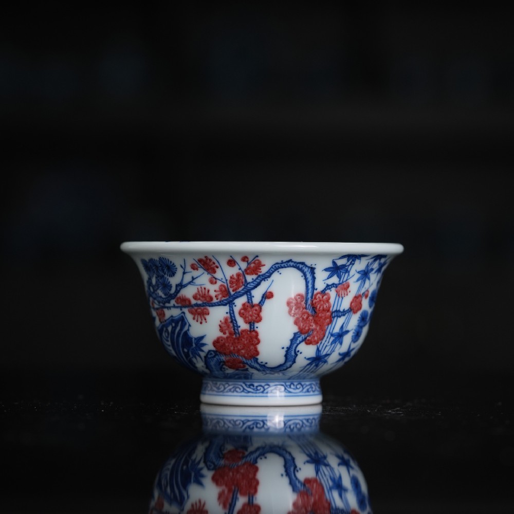 刘建锋窑青花釉里红松竹梅压手杯