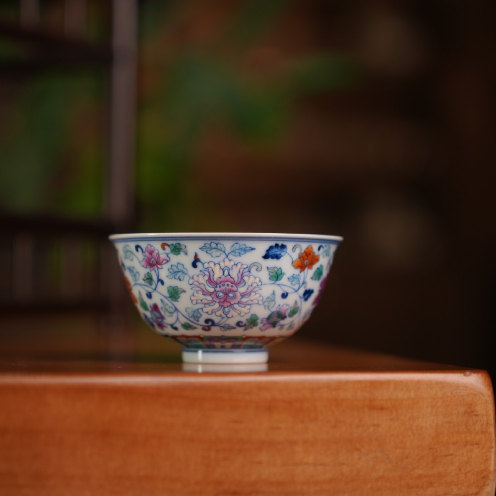 刘建锋窑缠枝花卉压手杯