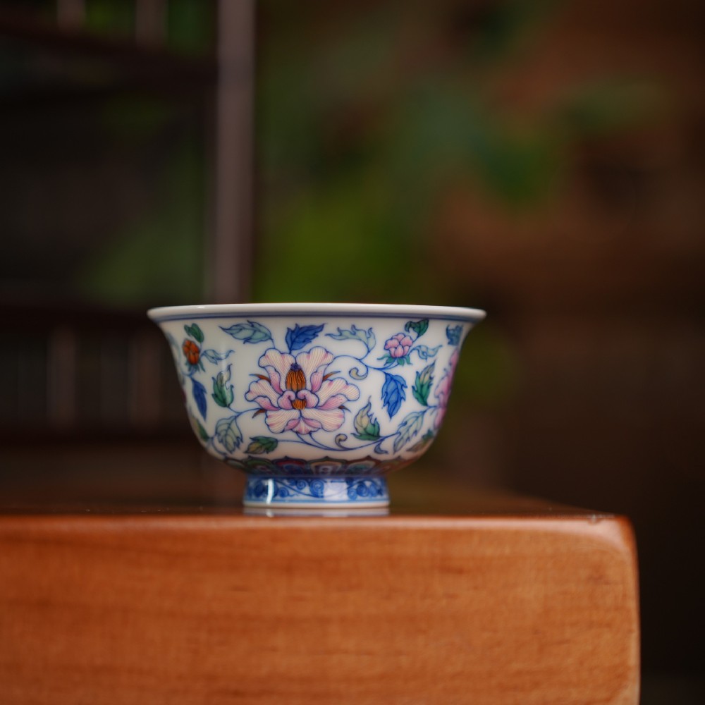 刘建锋窑斗彩缠枝杯