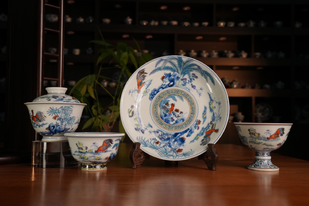 刘建锋窑青花斗彩蕉石群鸡