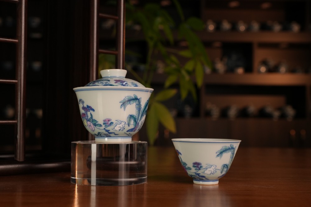 刘建锋窑斗彩蕉石玉兔系列