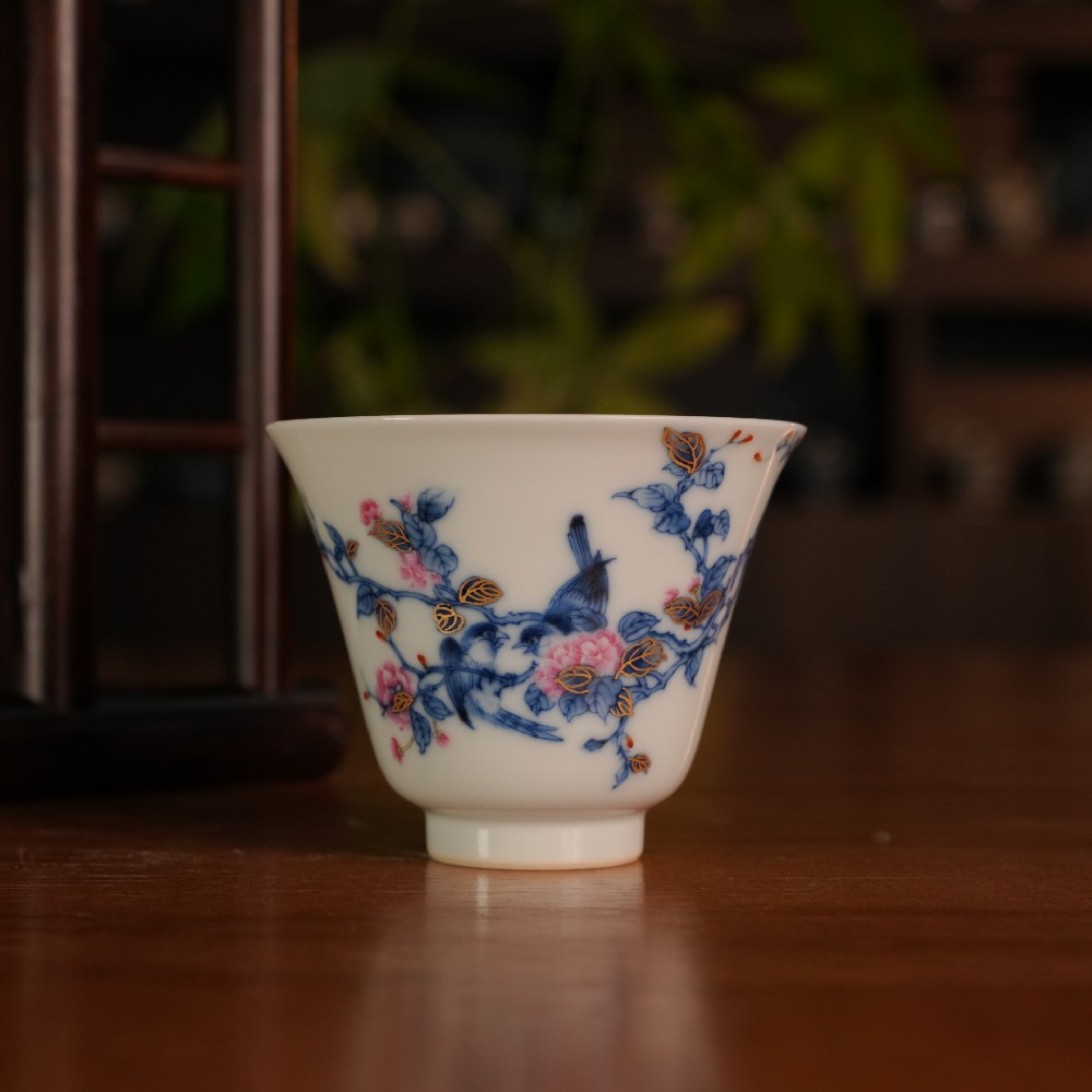 刘建锋窑斗彩描金花鸟纹杯