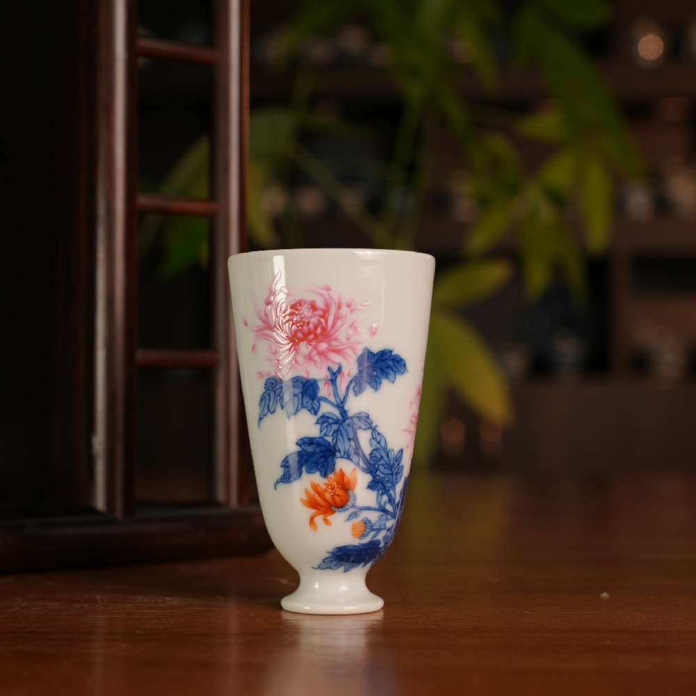 刘建锋窑斗彩秋菊纹闻香杯