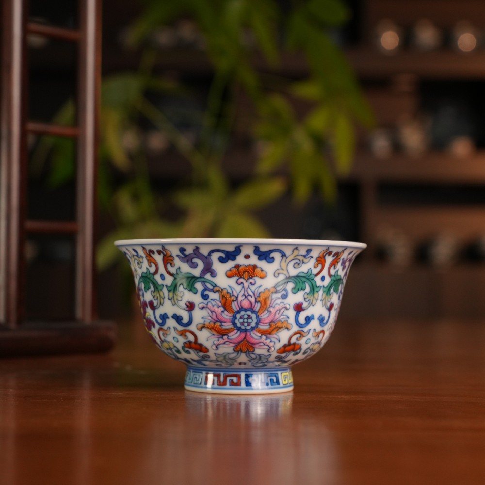 刘建窑青花斗彩缠枝宝相花