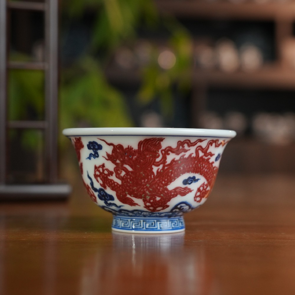 刘建锋窑釉里红龙纹压手杯