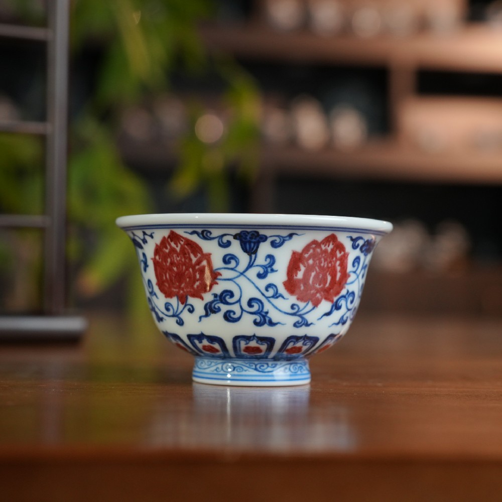刘建锋窑釉里红缠枝花卉压手杯