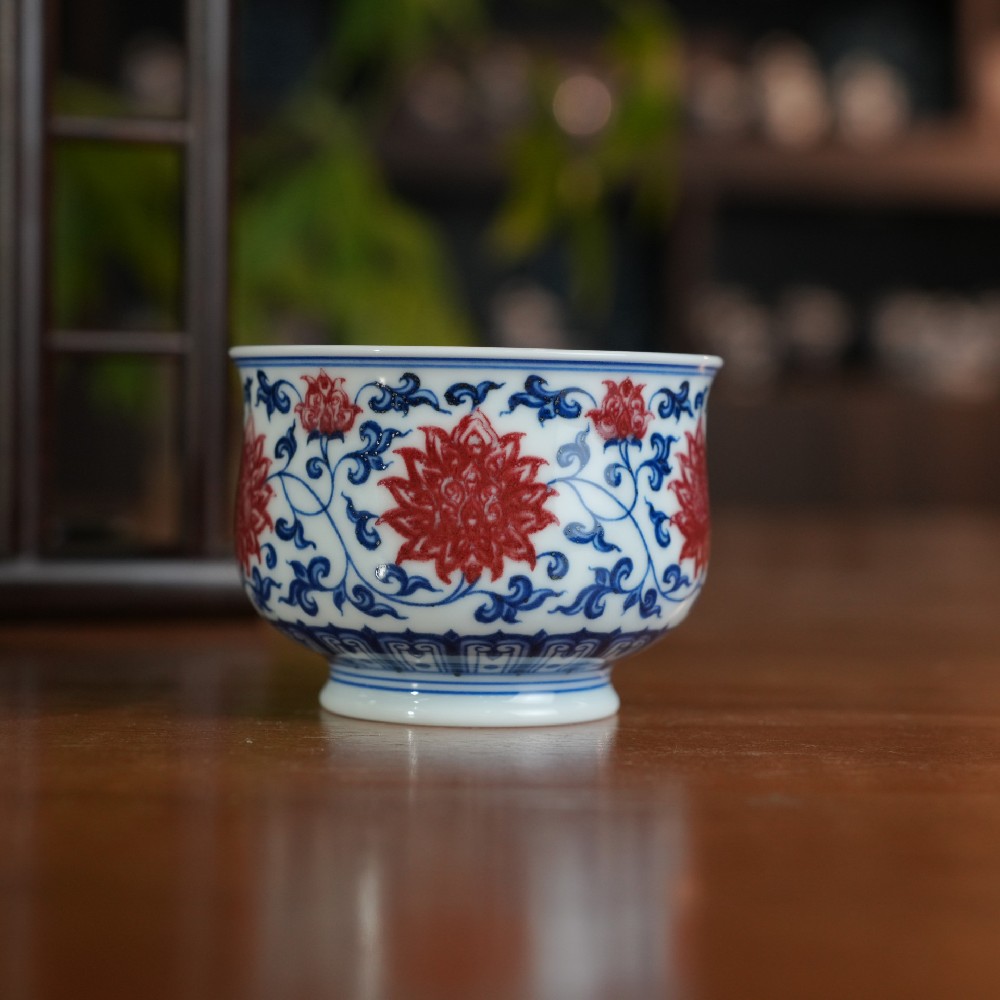 刘建锋窑釉里红缠枝莲花炉式杯