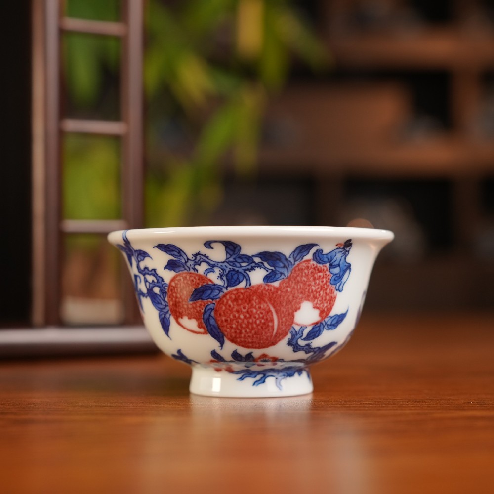 刘建锋窑釉里红荔枝压手杯