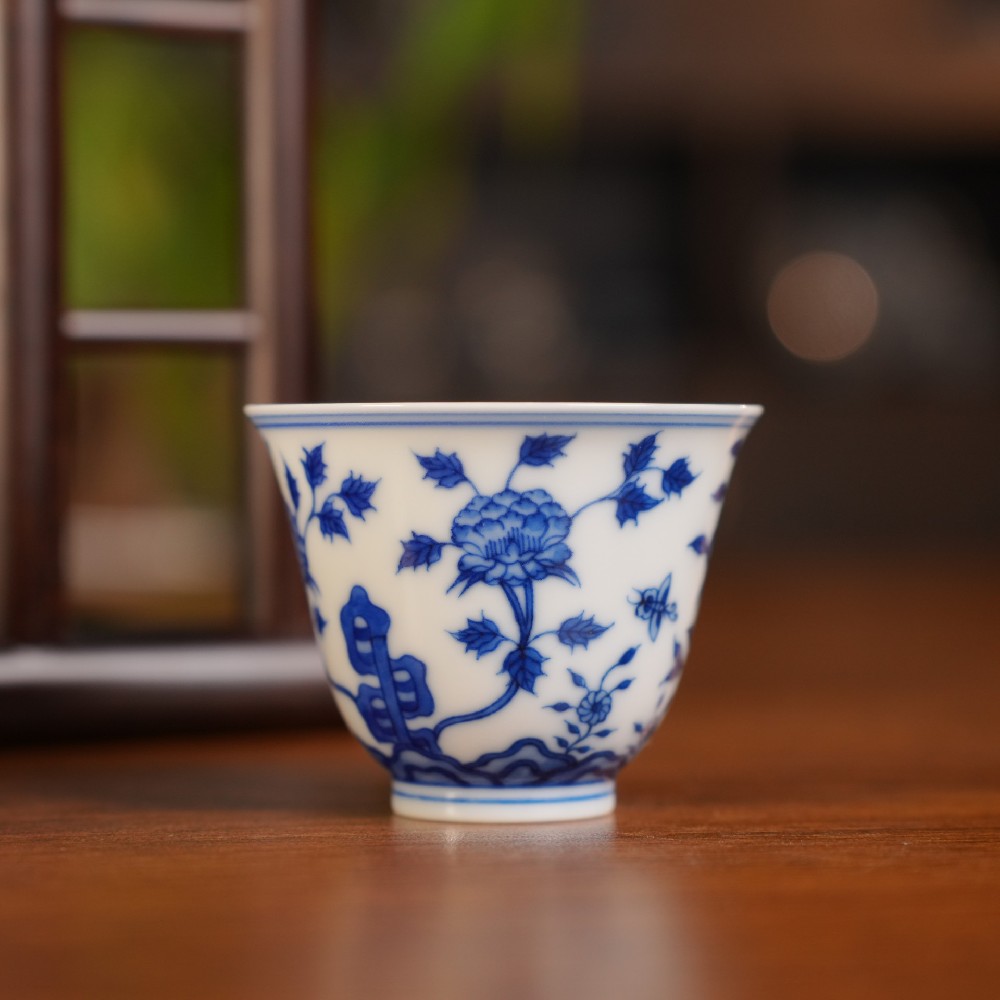 刘建锋窑仿清花卉小杯