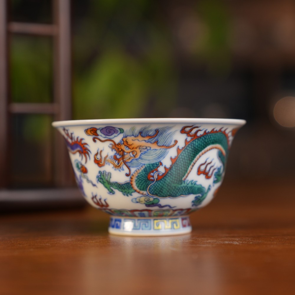 刘建锋窑斗彩龙纹压手杯